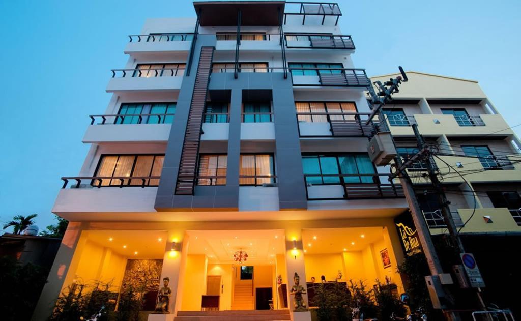 La De Bua Hotel Patong Eksteriør billede